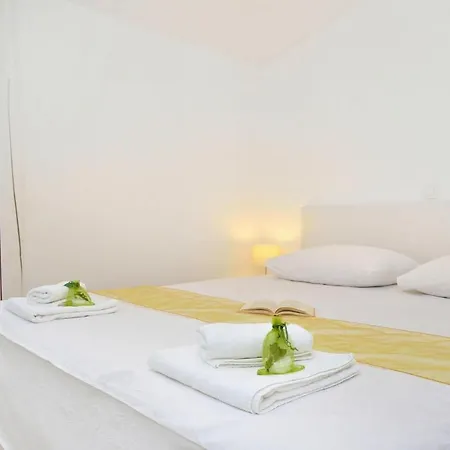 Dalmatia In Preko, Island Ugljan, With Swimmingpool Apartman *