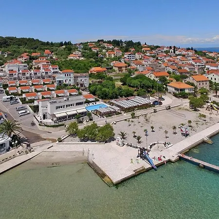 Dalmatia In Preko, Island Ugljan, With Swimmingpool Apartman Preko