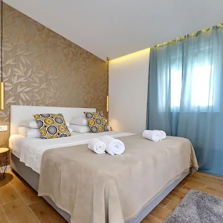 Dalmatia In Preko, Island Ugljan, With Swimmingpool Apartman