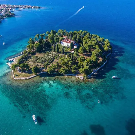 Apartman Dalmatia In Preko, Island Ugljan, With Swimmingpool Preko