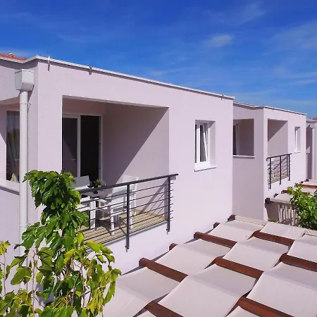 Apartment In Preko Near Sea Beach Apartman *