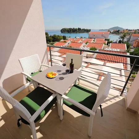 Appartement Dalmatia In Preko, Island Ugljan, With Swimmingpool *