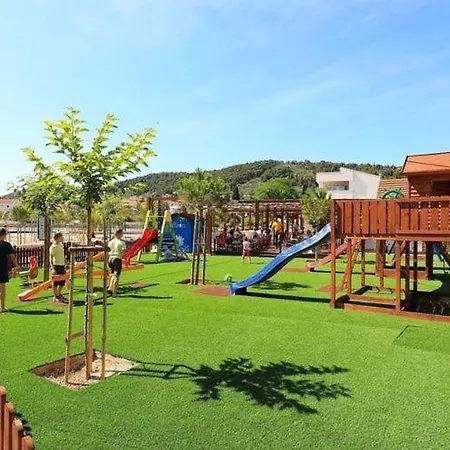 Apartman Dalmatia In Preko, Island Ugljan, With Swimmingpool Preko