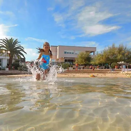 Apartman Dalmatia In Preko, Island Ugljan, With Swimmingpool