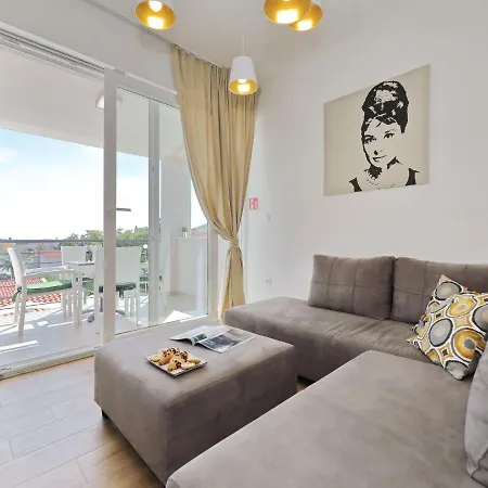 Apartment In Preko Near Sea Beach Preko
