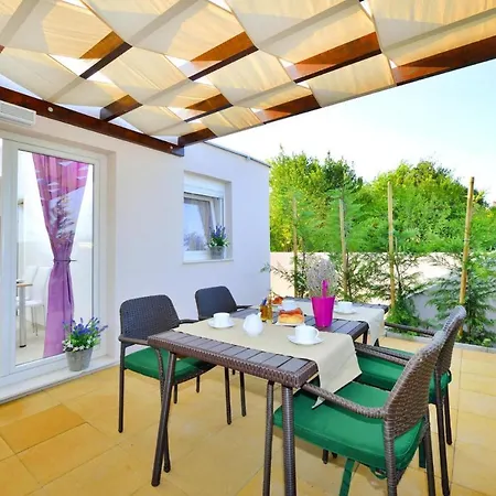 Apartment In Preko Near Sea Beach *